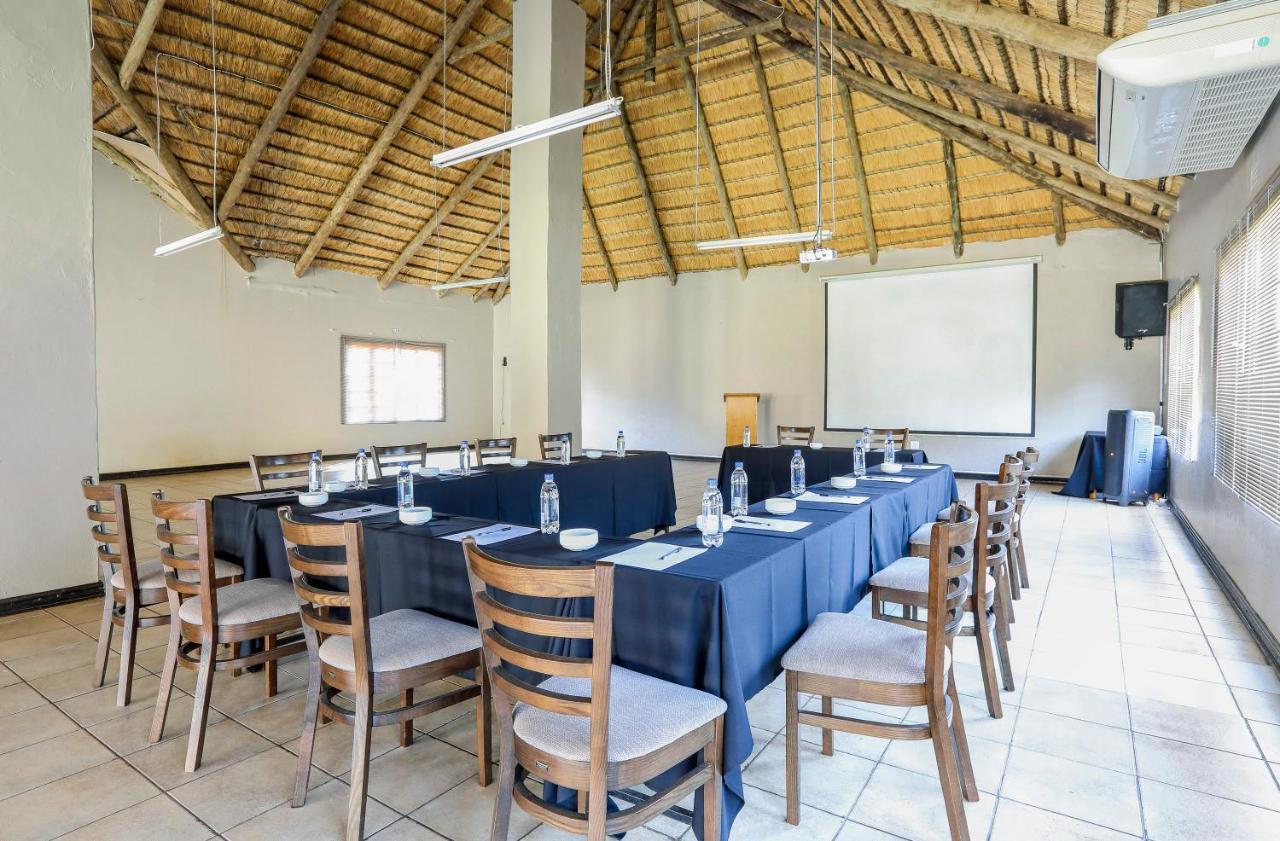 Nongoma Lodge & Inn Cc Exteriör bild