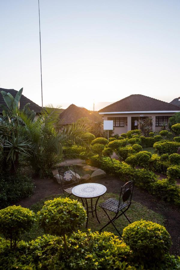 Nongoma Lodge & Inn Cc Exteriör bild